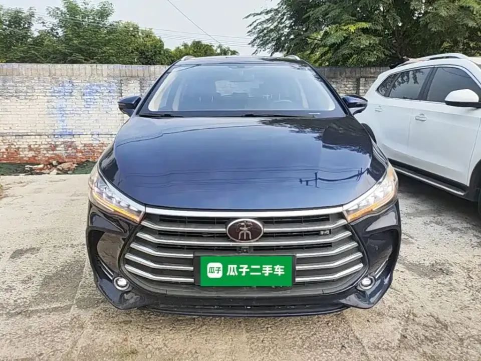 BYD MAX