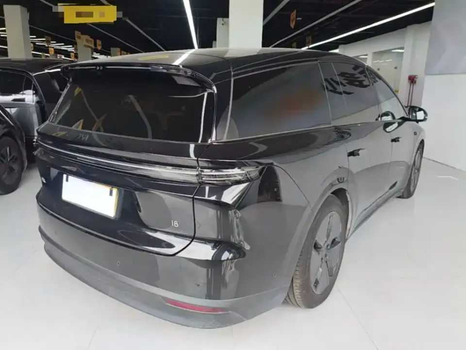 Li Li i8