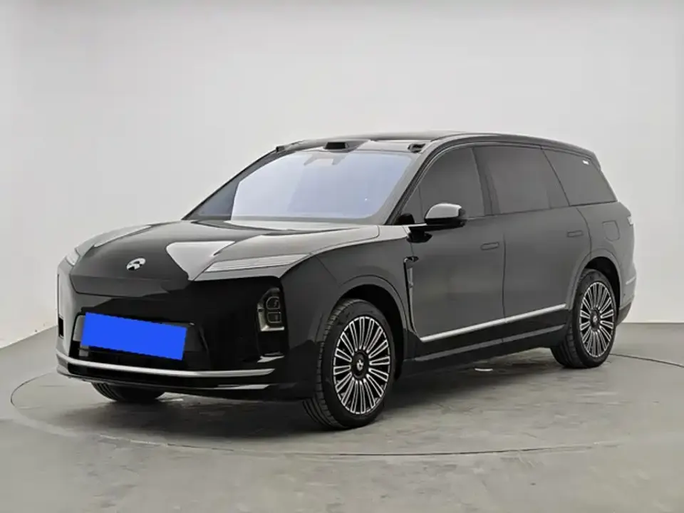 Nio ES8