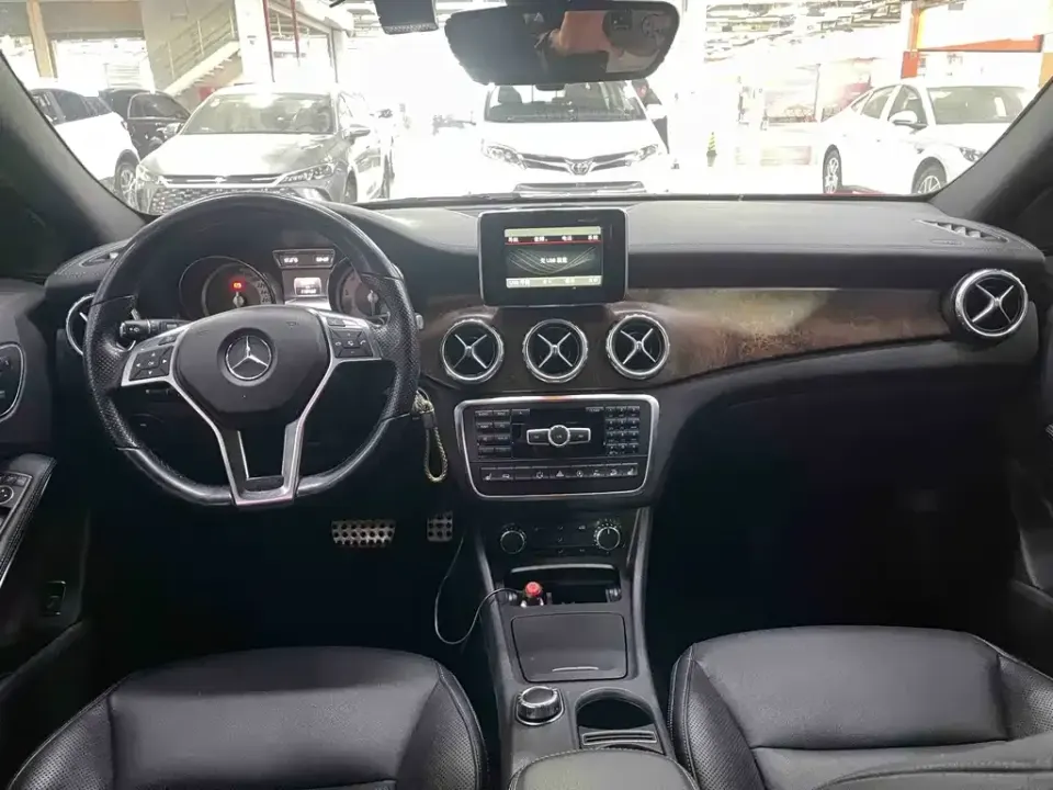 Mercedes-Benz GLA