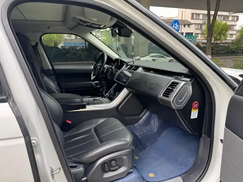 Land Rover Sport