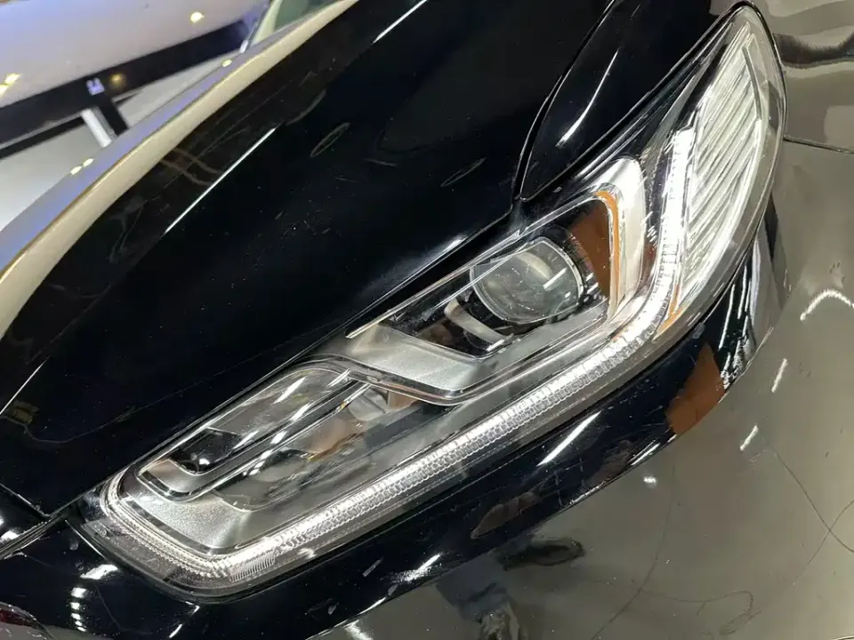 Ford Taurus