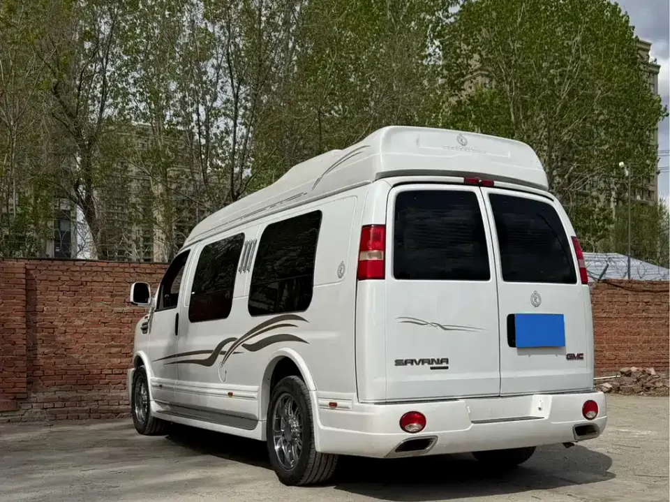 GMC Savana
