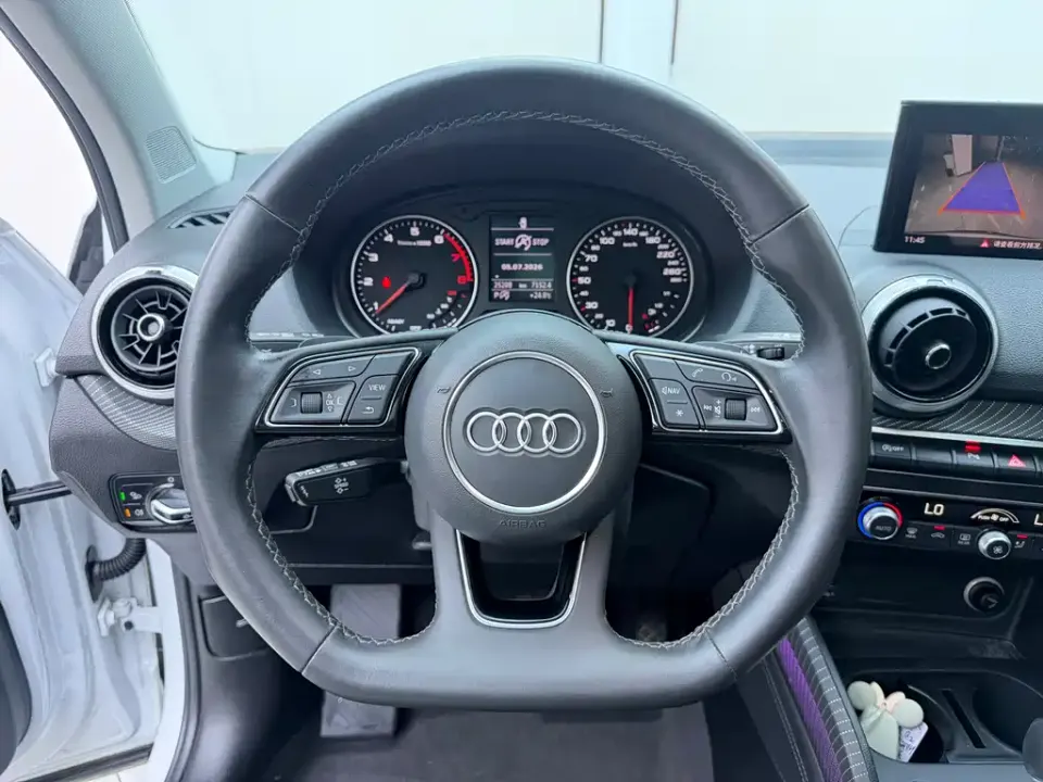 Audi Q2L