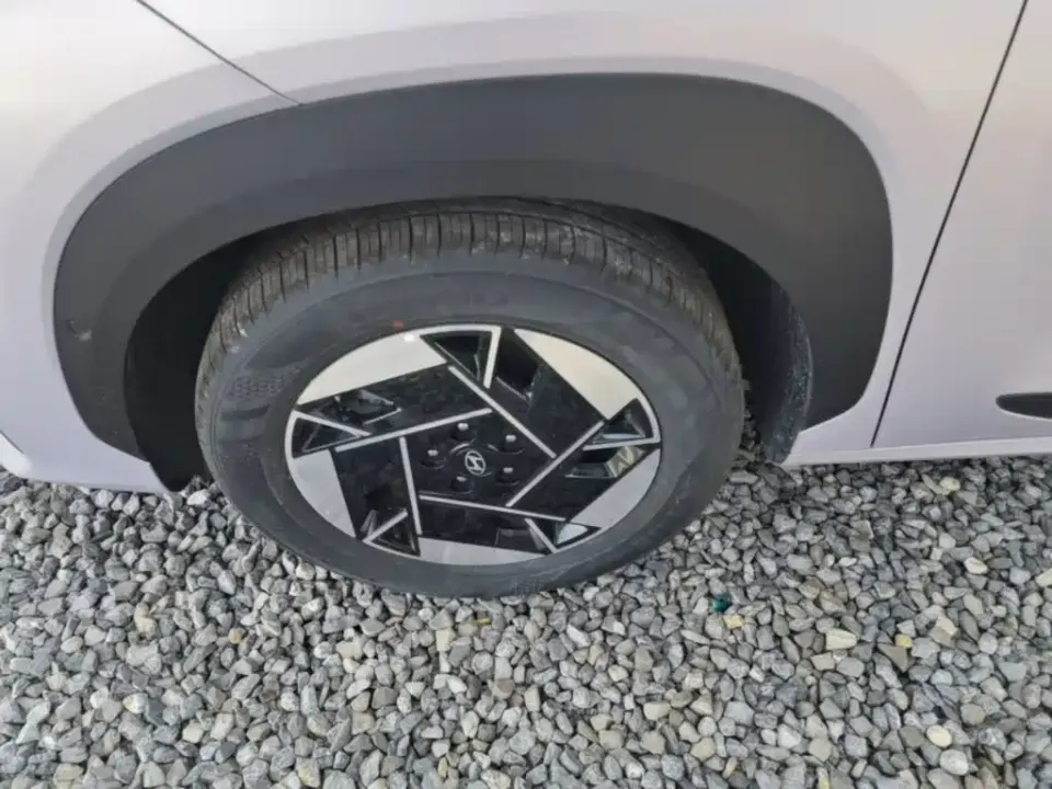Hyundai EO
