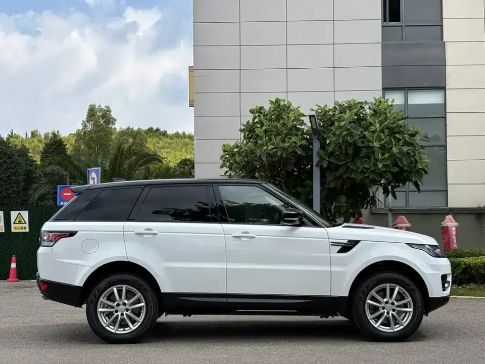 Land Rover Sport
