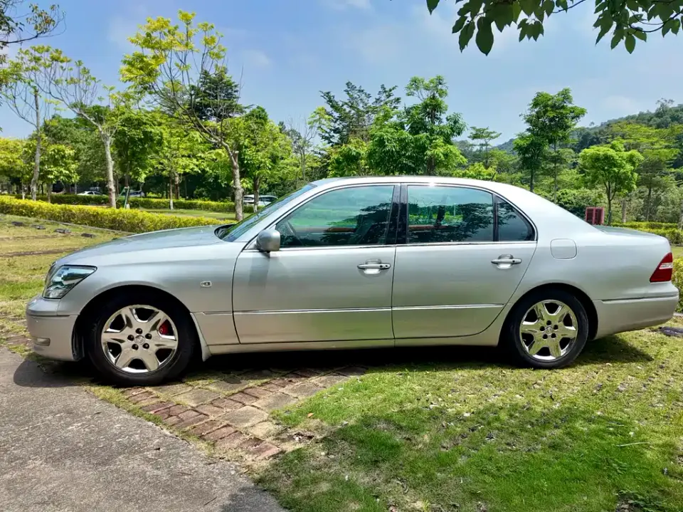 Lexus LS