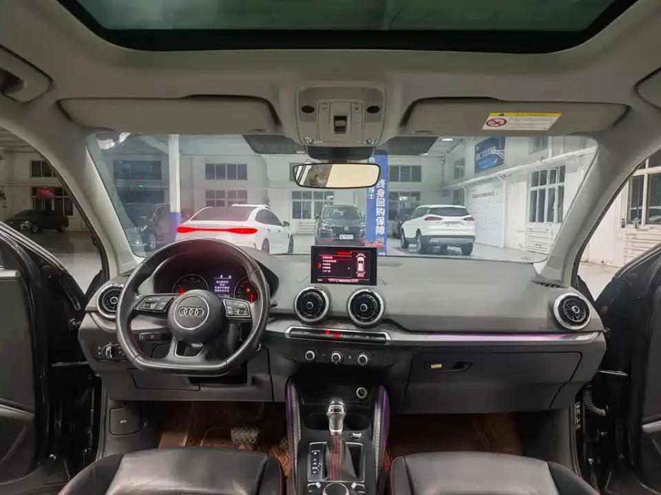 Audi Q2L