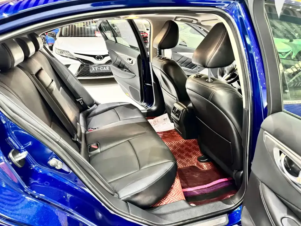 Infiniti Q50L