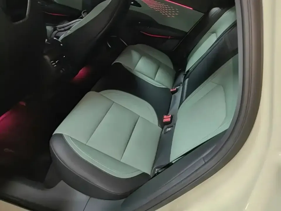 Hongqi Hongqi EH7