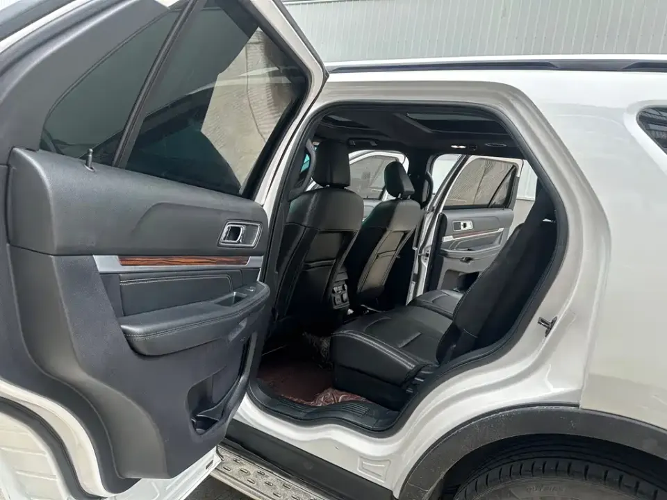 Ford Explorer (Import)