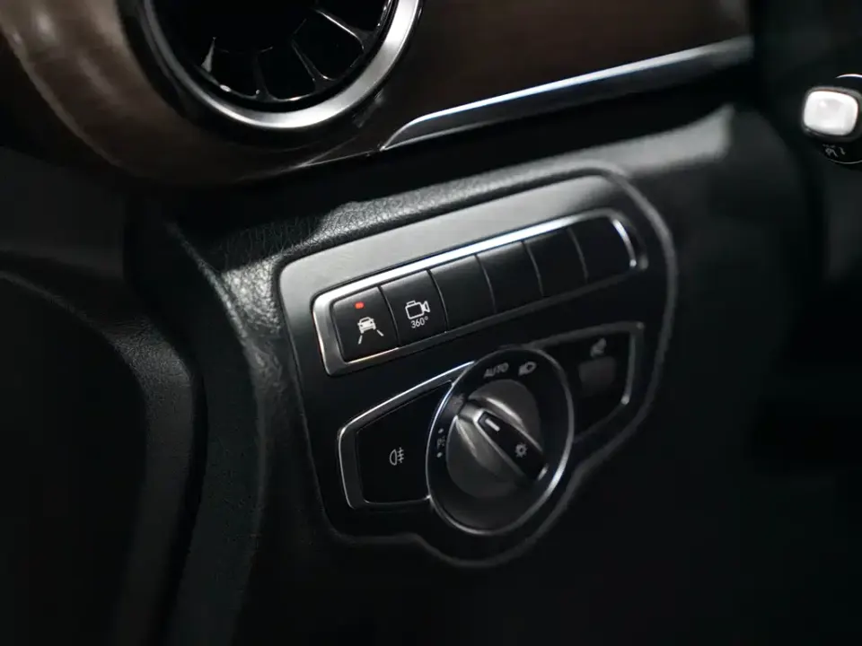 Mercedes-Benz V-Class