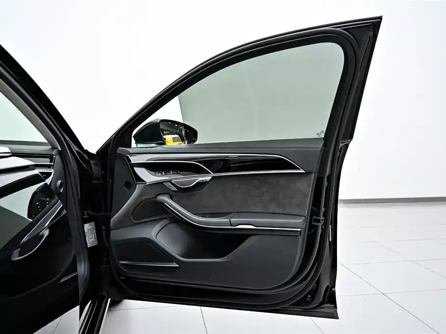 Audi A8 New Energy