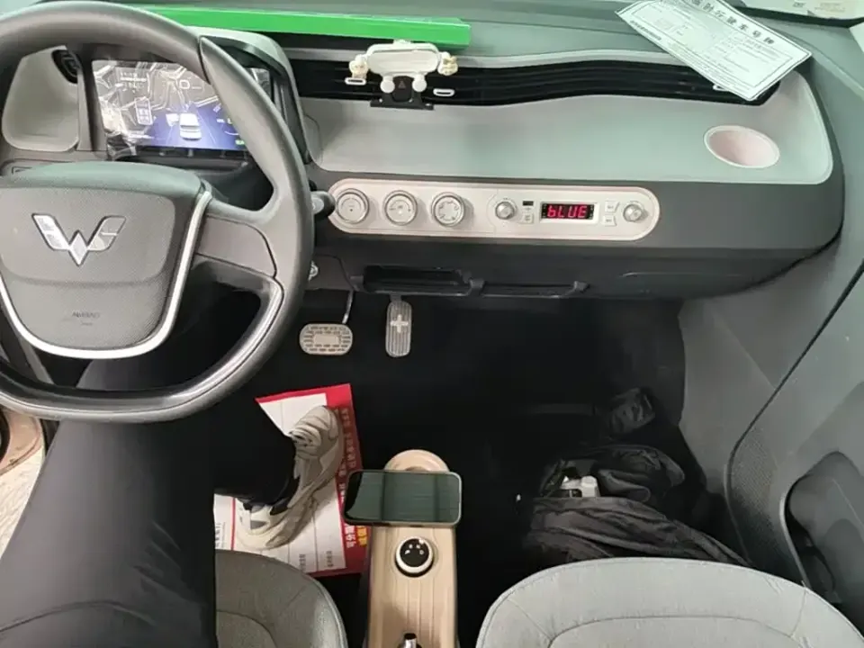 Wuling MINIEV