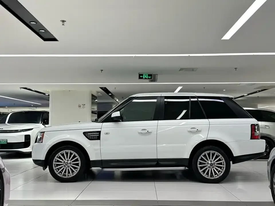 Land Rover Sport
