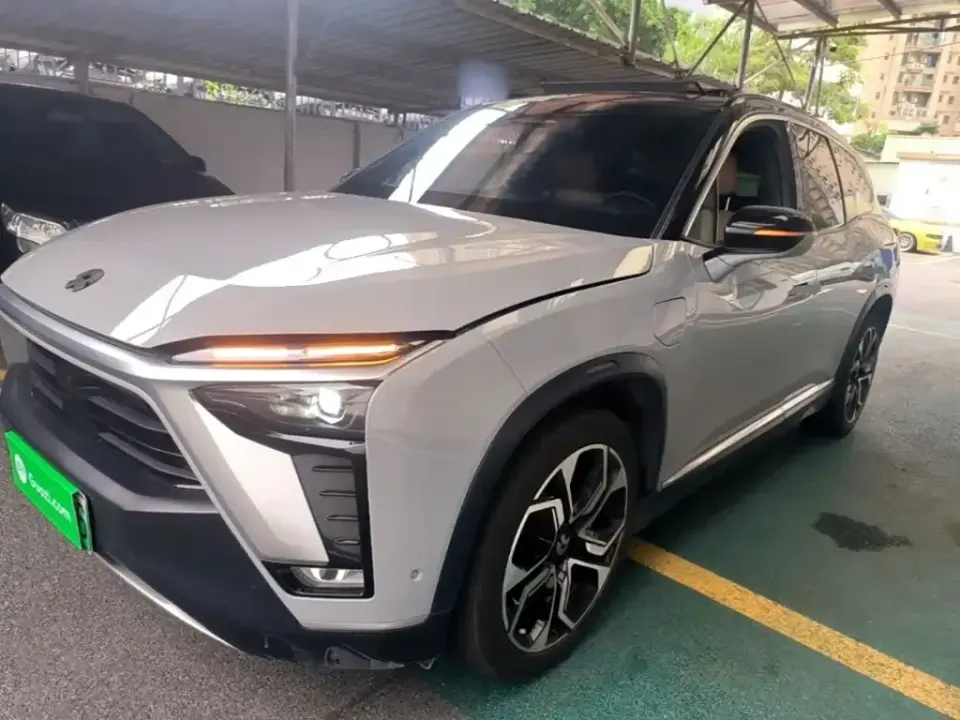 Nio ES8