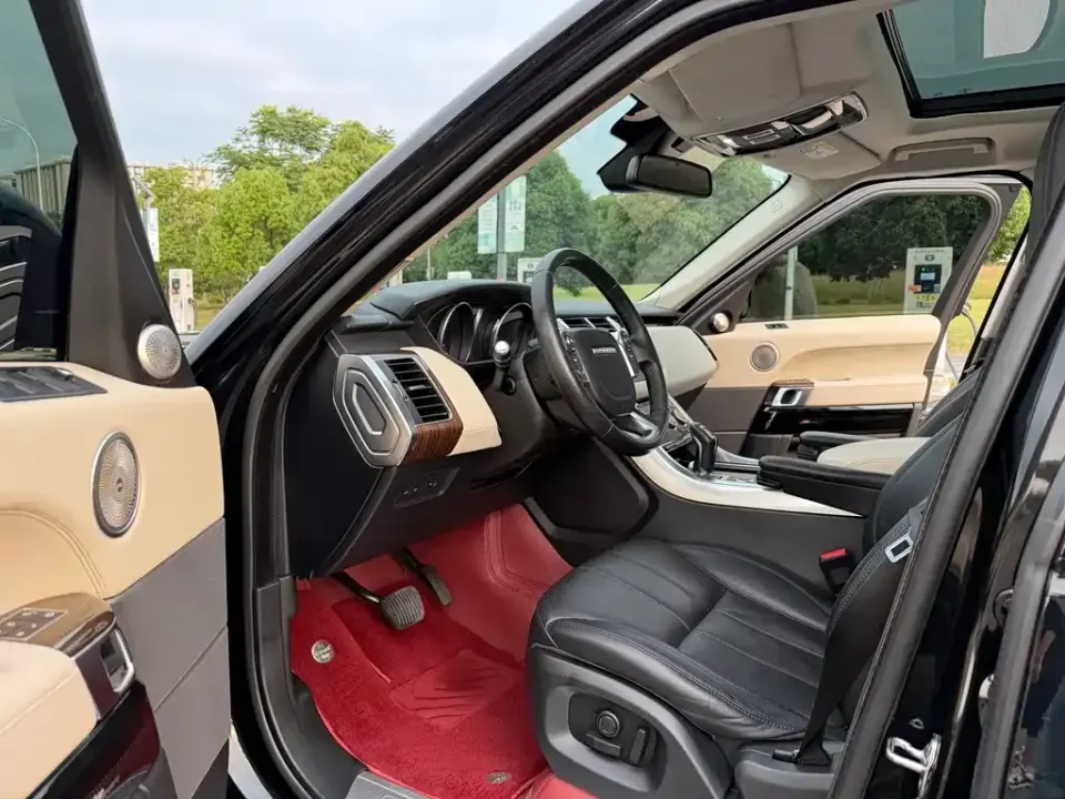 Land Rover Sport