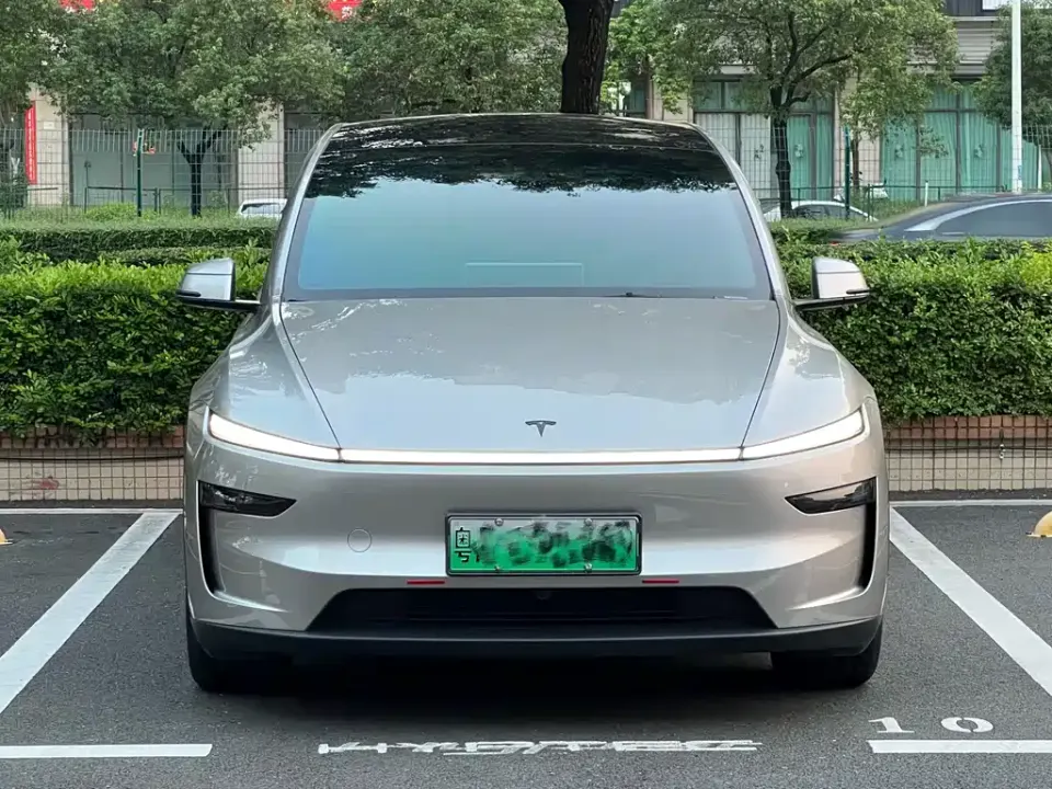 Tesla Model Y L