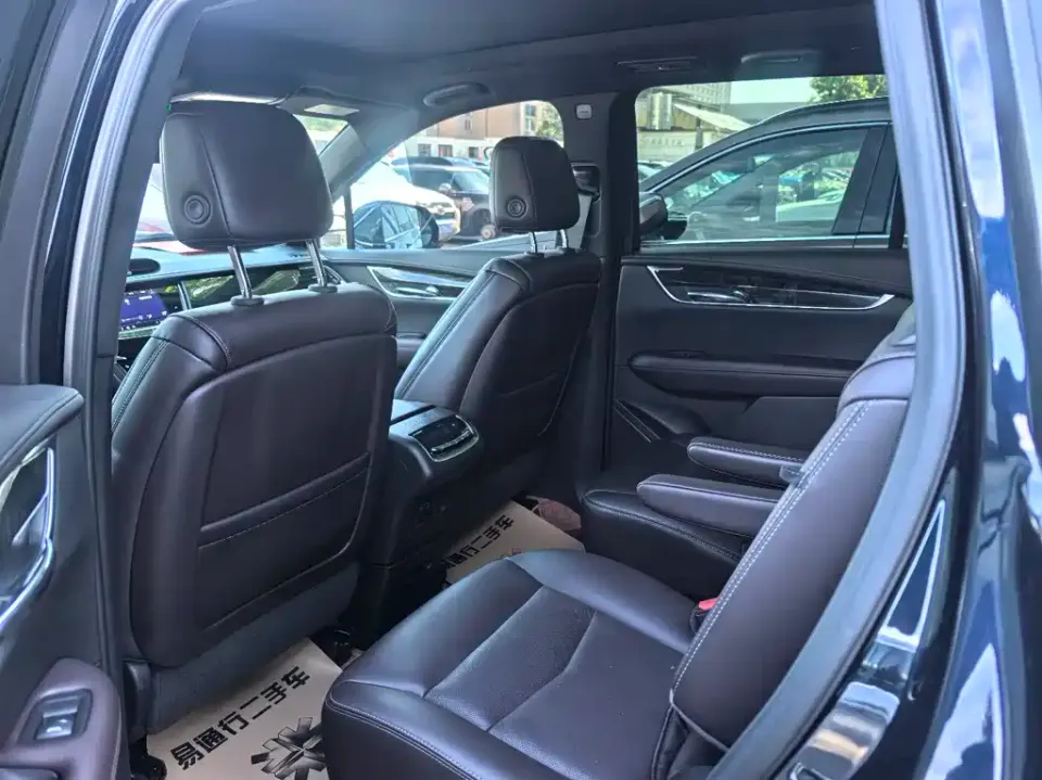 Cadillac XT6