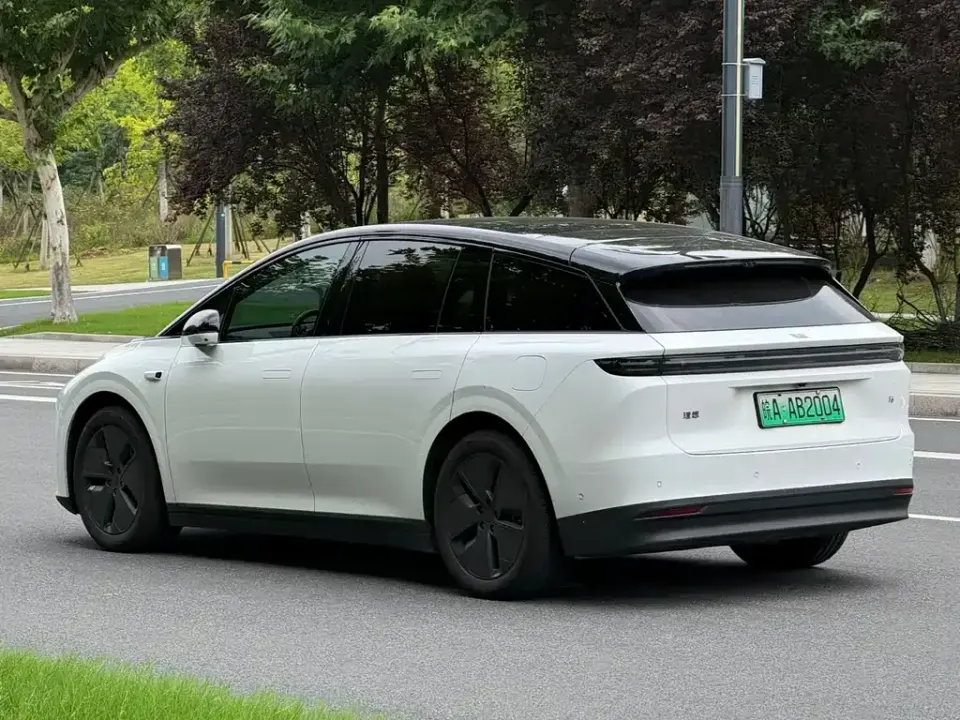 Li Li i6