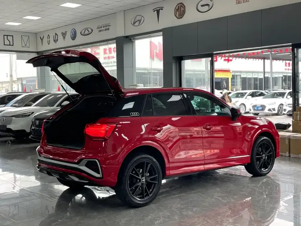 Audi Q2L
