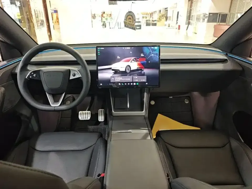 Tesla Model Y L
