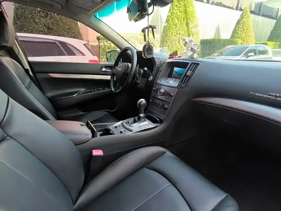 Infiniti G