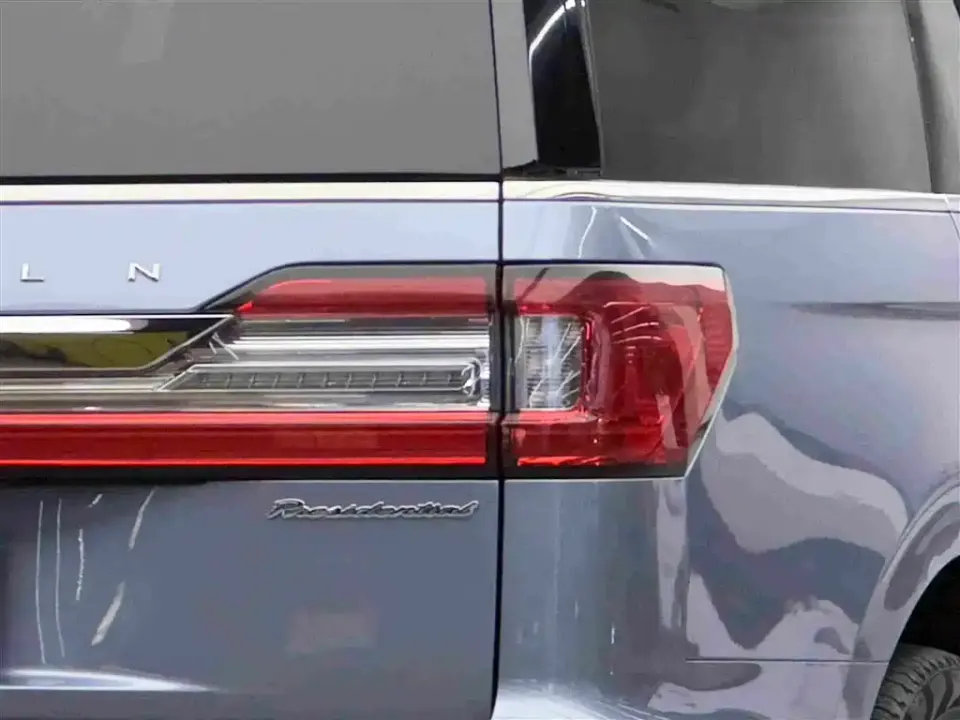 Lincoln Navigator