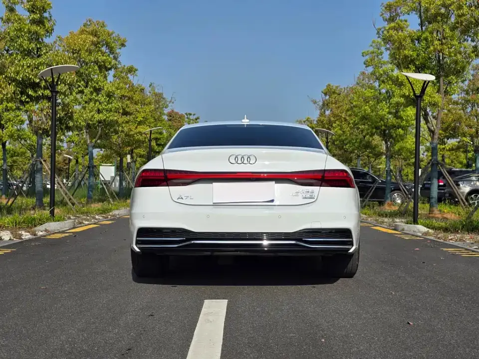 Audi A7L
