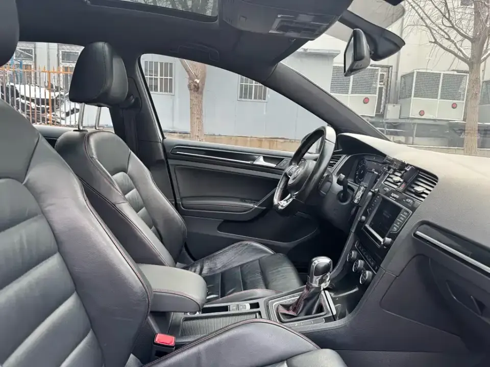 Volkswagen Golf GTI