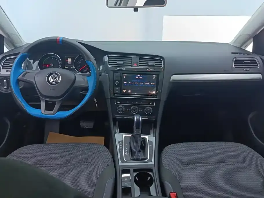 Volkswagen Golf EV