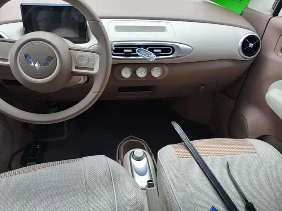 Wuling MINIEV