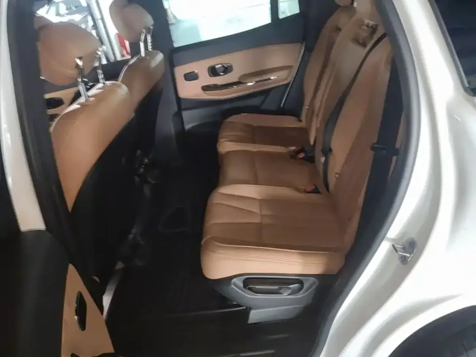 Nio ES8
