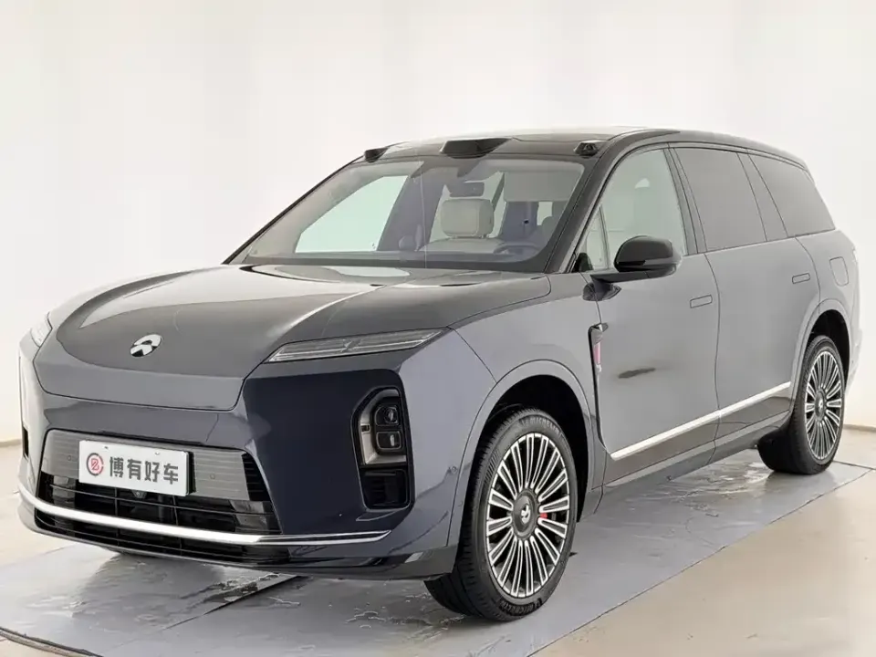 Nio ES8