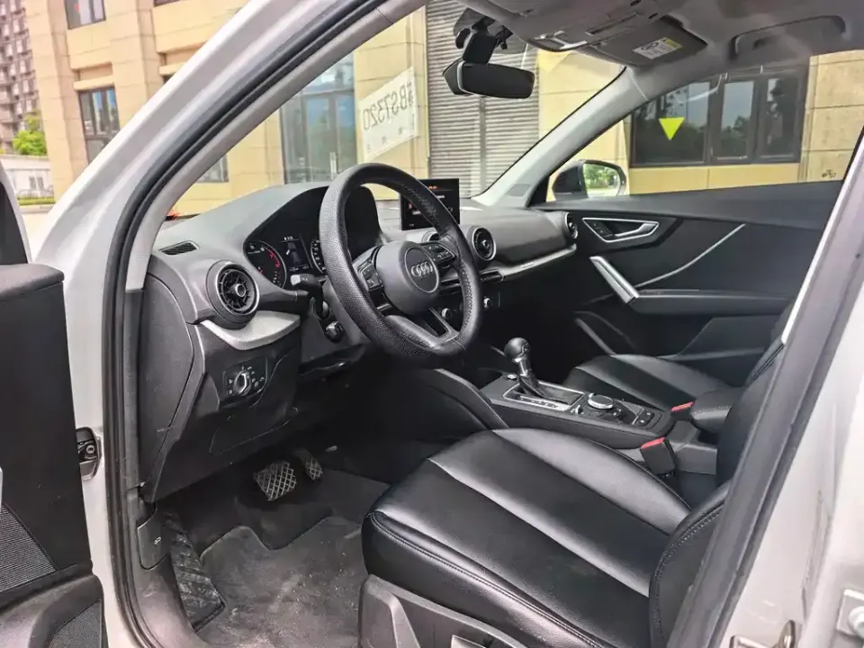 Audi Q2L