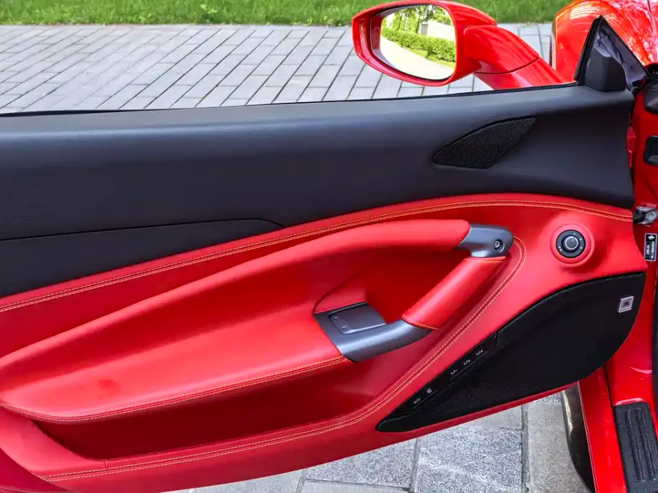 Ferrari F8