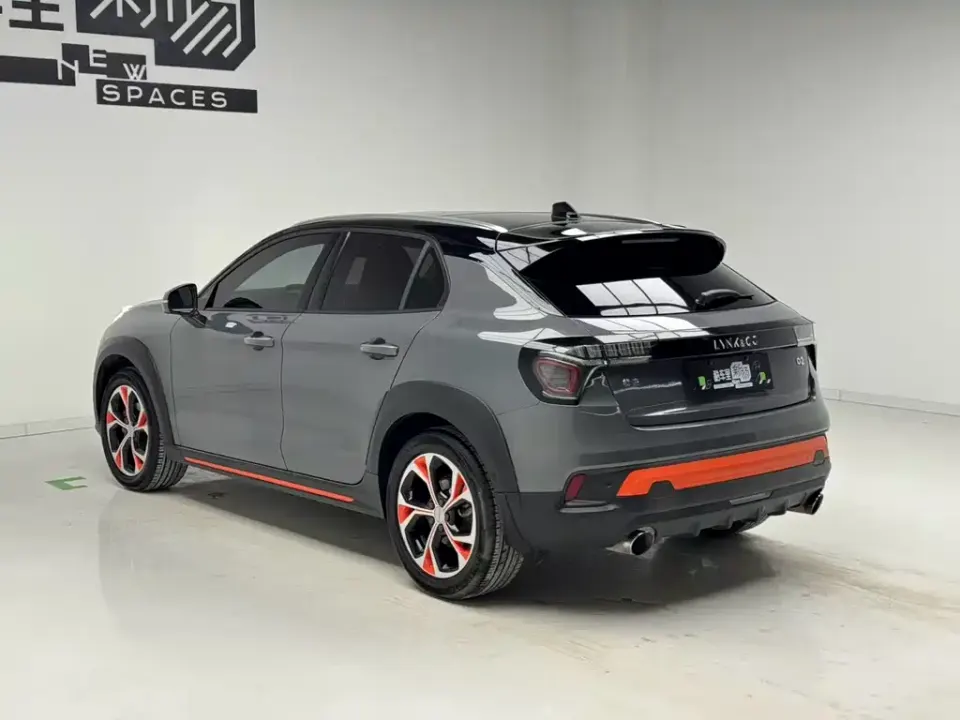 Lynk & Co 02