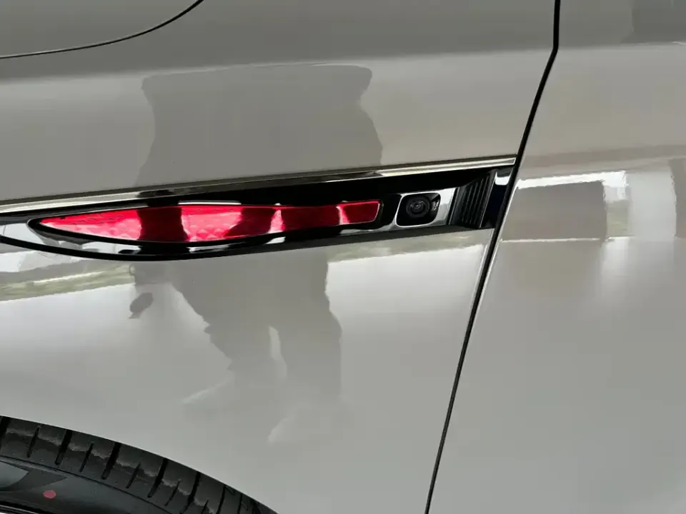 Hongqi Hongqi EH7