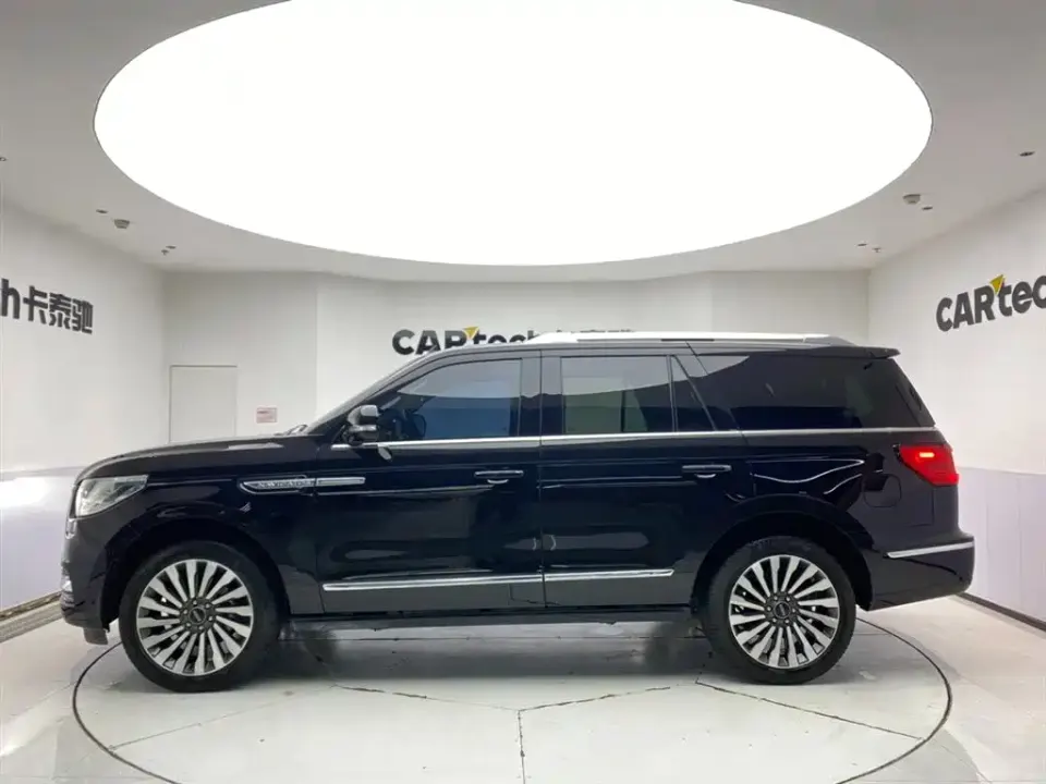 Lincoln Navigator