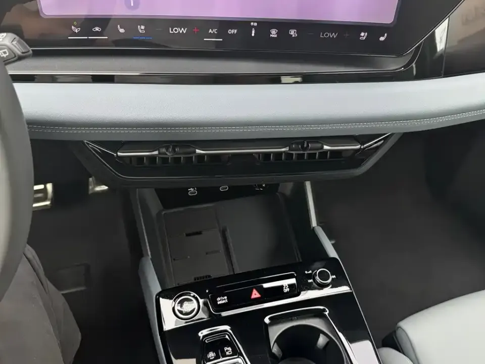 Audi Q6L e-tron