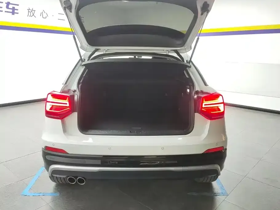 Audi Q2L