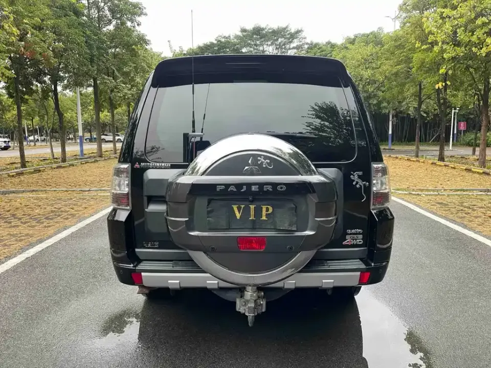 Mitsubishi Pajero (Import)