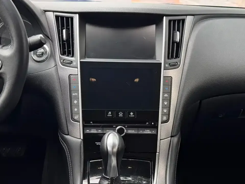 Infiniti Q50L