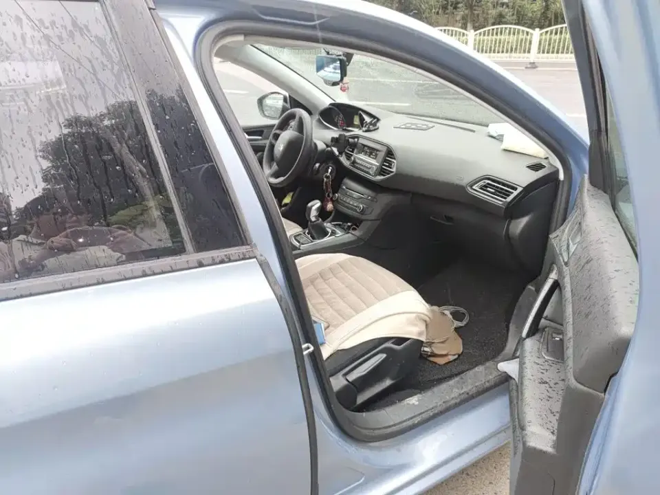Peugeot 308S