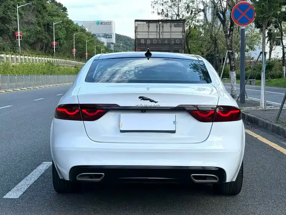 Jaguar XFL