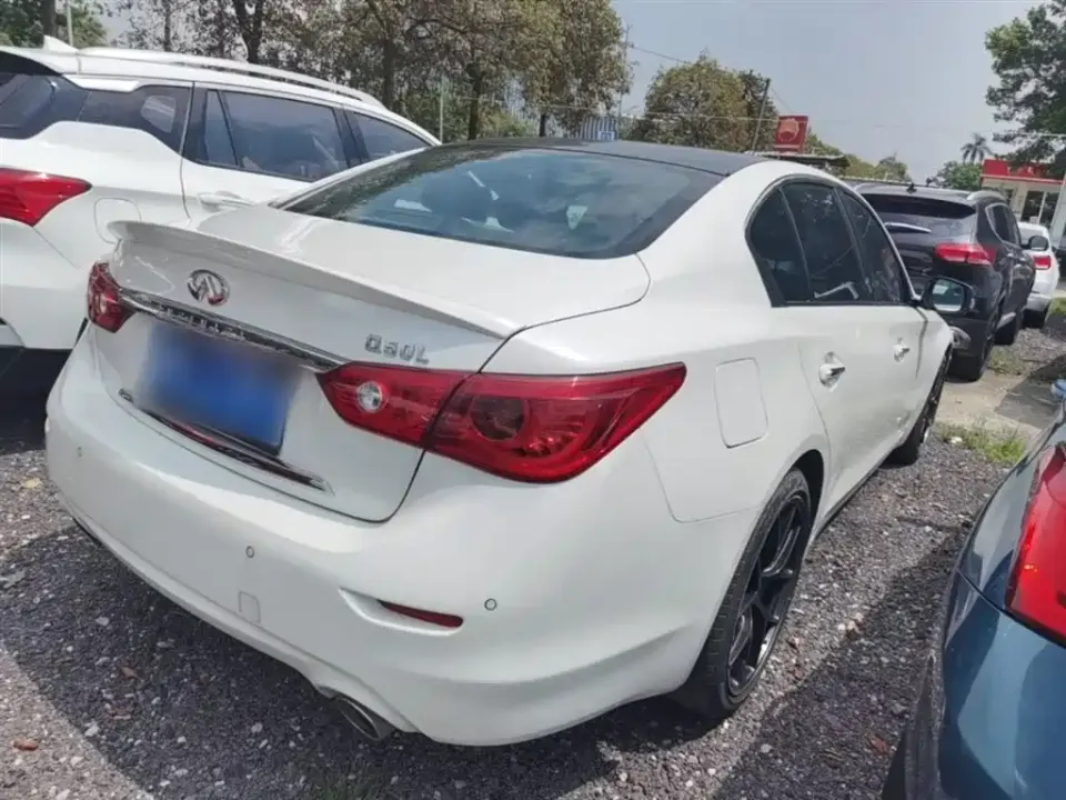 Infiniti Q50L