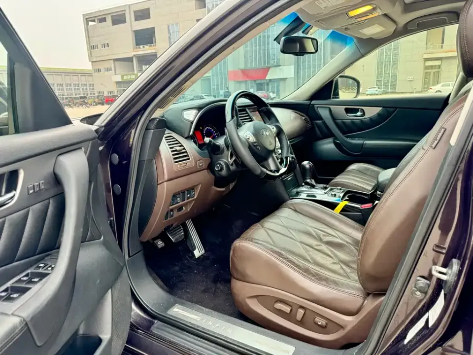 Infiniti FX
