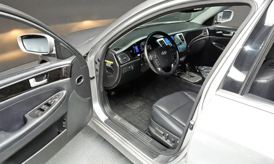 Hyundai Genesis