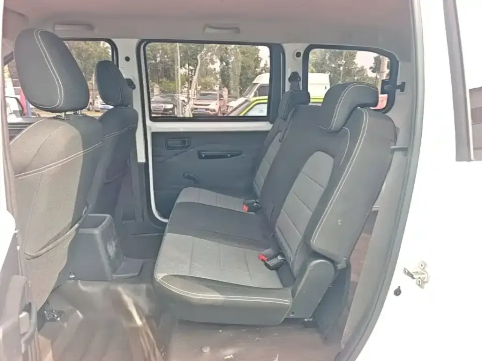 Wuling Hongguang Plus