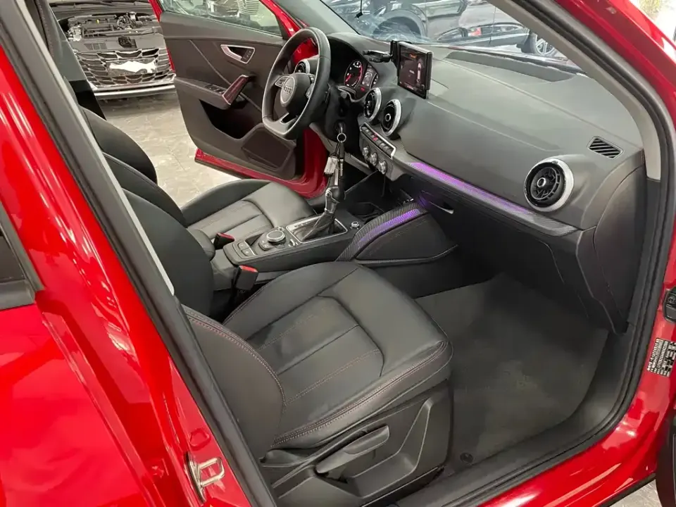 Audi Q2L
